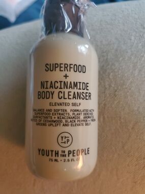 Youth To The People Superfood + Niacinamide Body Cleanser — Cream